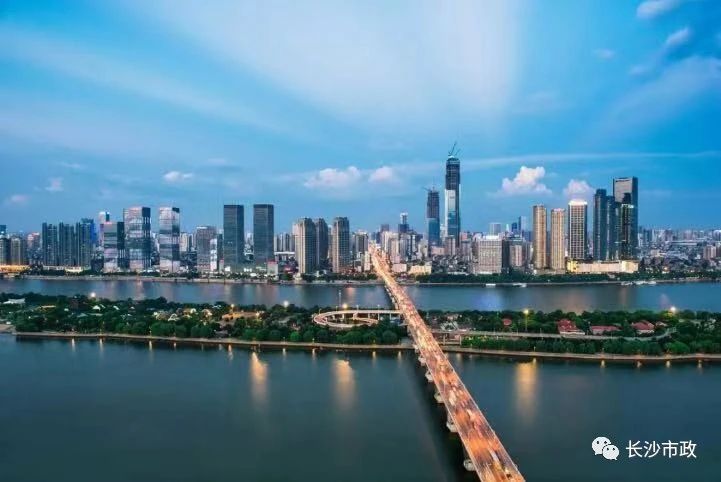 以城市，見未來；與城市，共成長